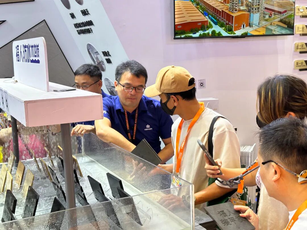 福人防水木地板闪耀中国国际地面材料展 实力“圈粉”全球客商(图6)